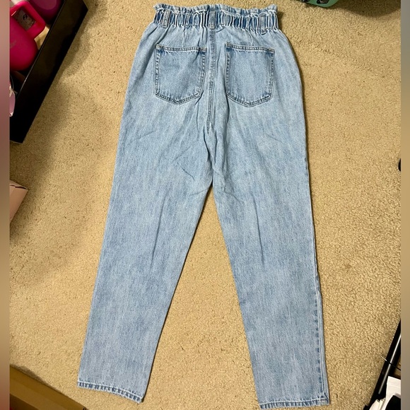 Forever 21 High Rise Light Denim Jeans - Picture 4 of 7